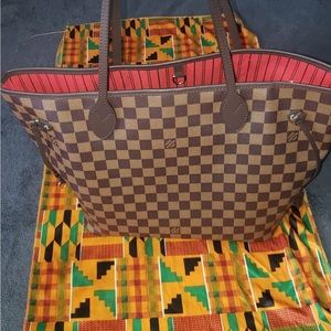 Louis Vuitton never full MM  like new